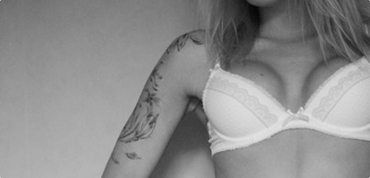 Sensuellt och vackert naket
